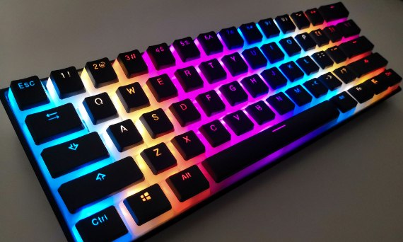 Obinslab Anne Pro 2. Kompaktowa i bezprzewodowa klawiatura mechaniczna